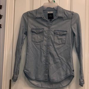 American Eagle button up blue jean shirt